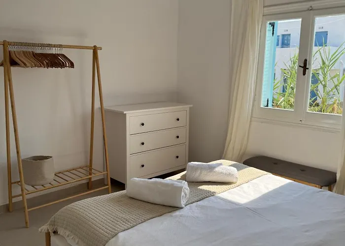 Anemelia By The Sea - *