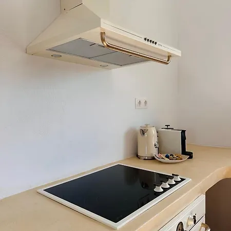 Anemelia By The Sea - * Lipsi